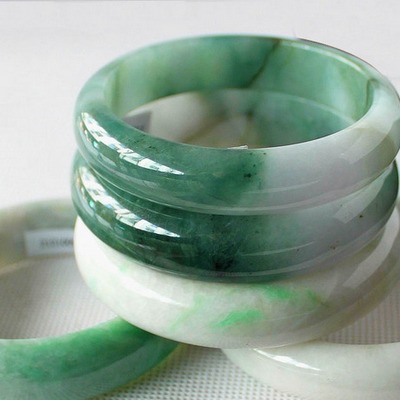 Rare edge of a cargo of natural jade bracelets large sun green green the floating flowers Myanmar jade bracelets jade bracelet with certificate
