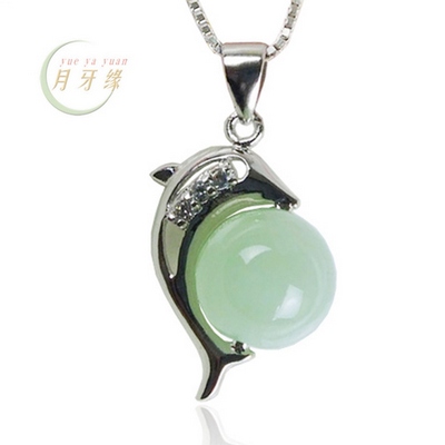 Crescent margin of jewelery a cargo of natural jade jade inlaid jade pendant Ock Silverbound Pendant fashion necklace female
