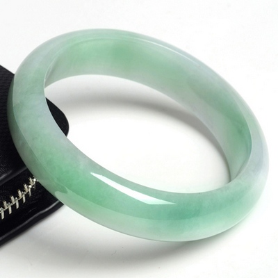 The Thai Emerald natural Burma jade bracelets jade bracelets A cargo Burma jade jade bracelet with certificate