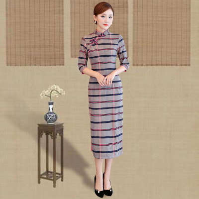 Qipao skirt 2018 new spring improved Chinese grid retro banquet in the long style qipao dress women middle sleeve