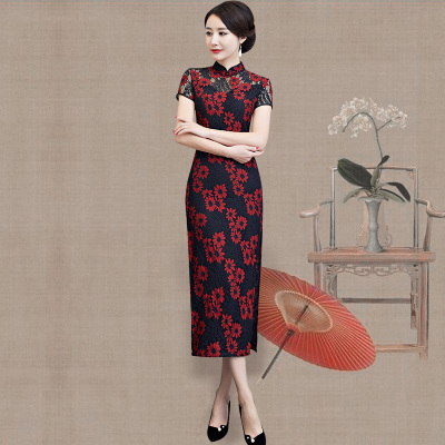 Yijia red flag ship shop in the long style cheongsam 2018 new lace banquet walk show thin improved cheongsam dress