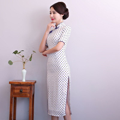 Medium and long qipao summer 2018 new Chinese style women s national style dignified retro slim body show dress 185.45 320.90Medium and long qipao summer 2018 new Chinese style women s national style