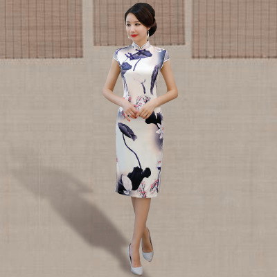 Medium and long qipao summer 2018 new women s traditional Chinese style retro trim slim daily Chinese qipao dress 164.45 257.90Medium and long qipao summer 2018 new women s traditional Chinese style r