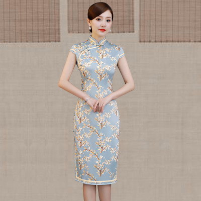 Medium and long qipao summer 2018 new Chinese style women s national style show performance retro slim qipao dress 174.95 289.40Medium and long qipao summer 2018 new Chinese style women s national sty