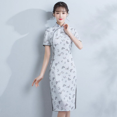 Medium and long qipao summer 2018 new Chinese style women s national style show performance retro slim qipao dress 185.45 299.90Medium and long qipao summer 2018 new Chinese style women s national sty