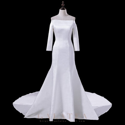 Meghan Markle princess the same style wedding dress